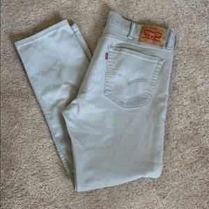 Men’s Levi’s khaki 502